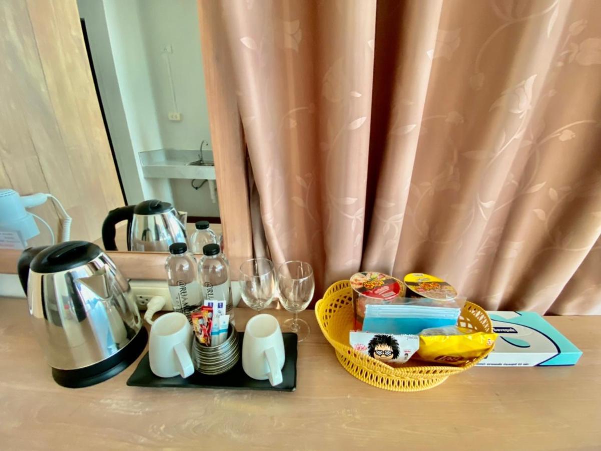 At Ruam Chok Hotel Чіангмай Екстер'єр фото