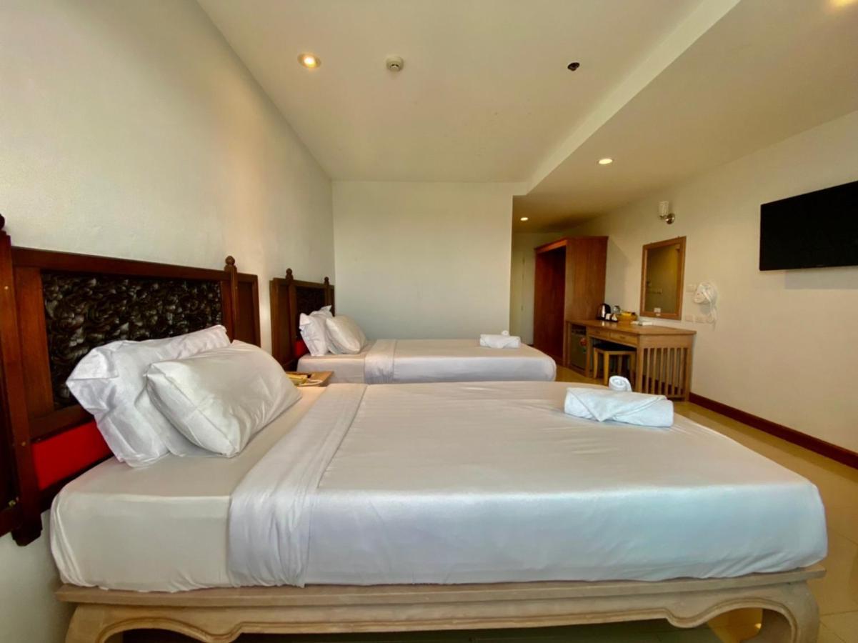 At Ruam Chok Hotel Чіангмай Екстер'єр фото