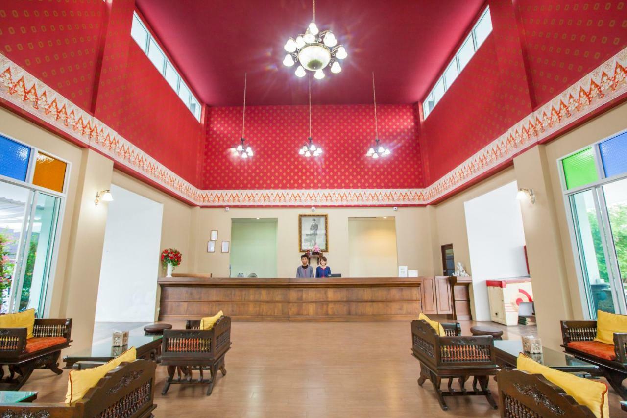 At Ruam Chok Hotel Чіангмай Екстер'єр фото